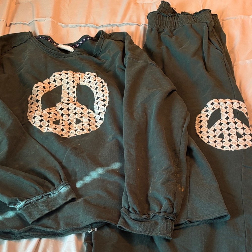 Umgee Teal Sweatshirt with Floral Trim